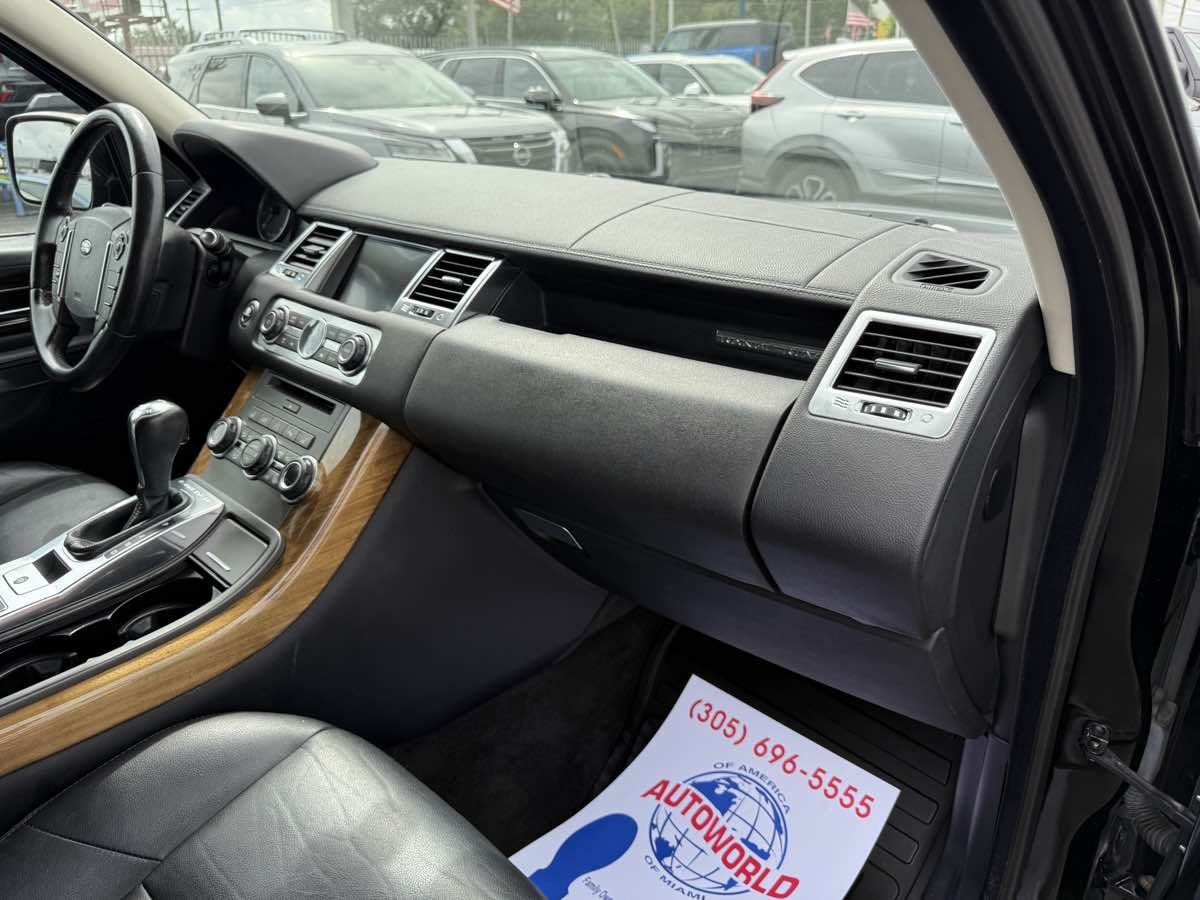2012 Land Rover Range Rover Sport HSE photo 21