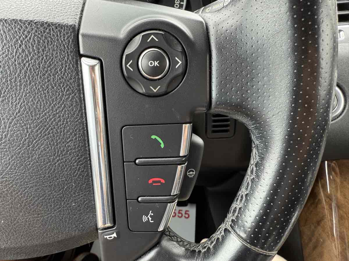 2012 Land Rover Range Rover Sport HSE photo 28