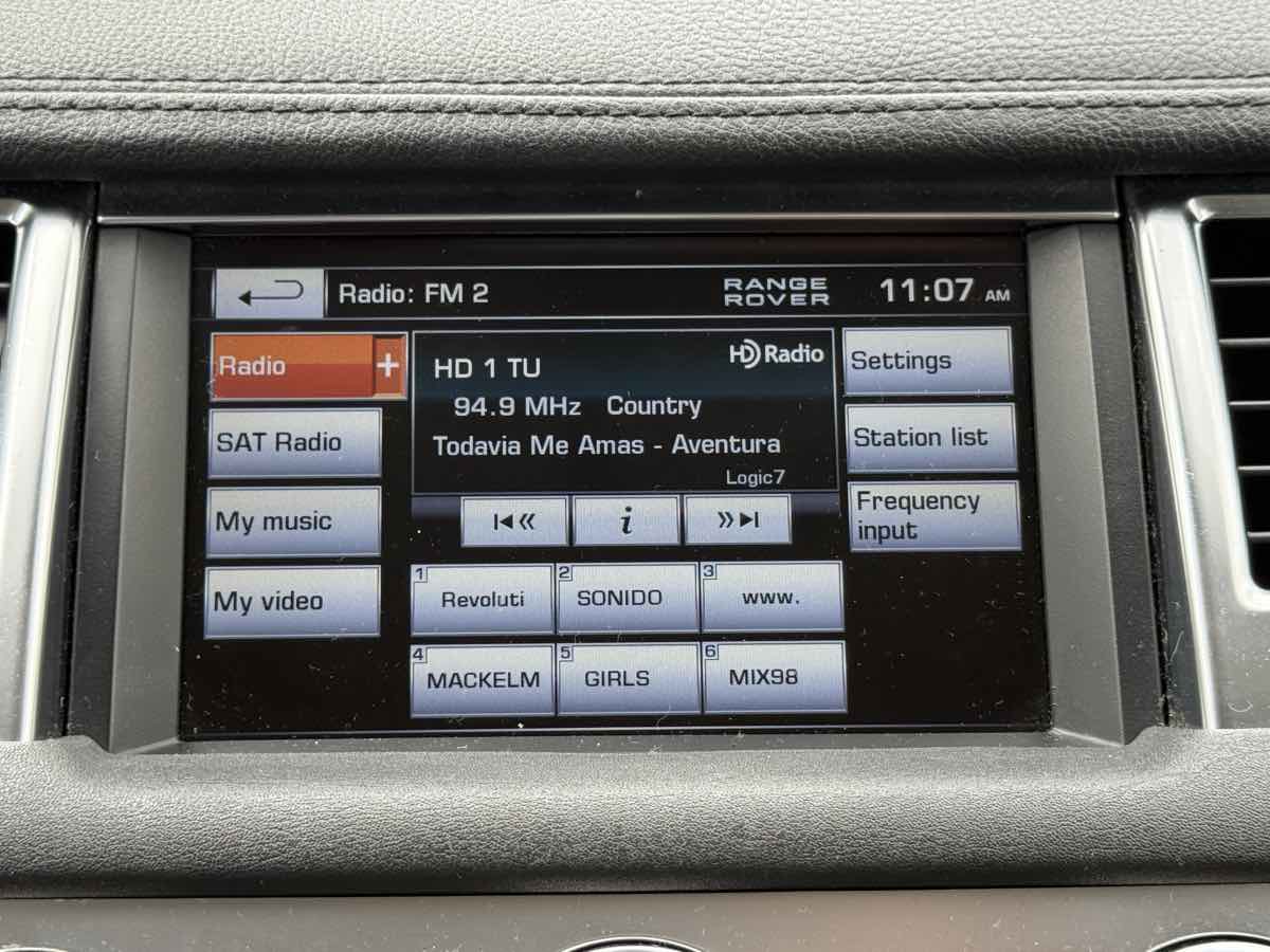 2012 Land Rover Range Rover Sport HSE photo 33