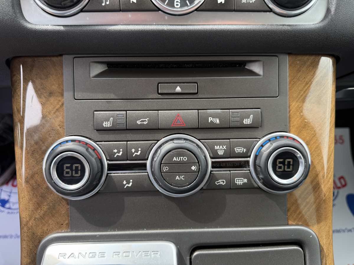 2012 Land Rover Range Rover Sport HSE photo 41