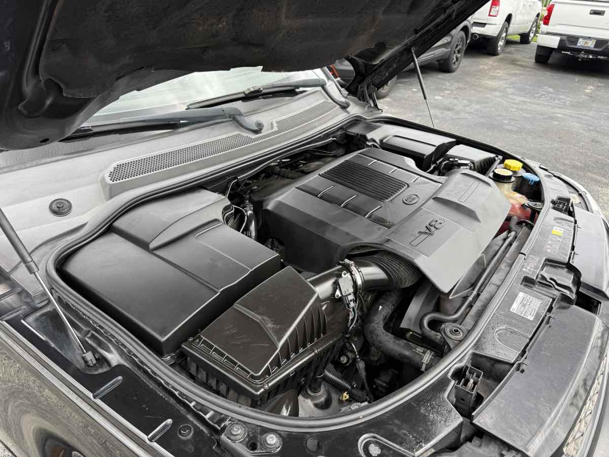 2012 Land Rover Range Rover Sport HSE photo 48