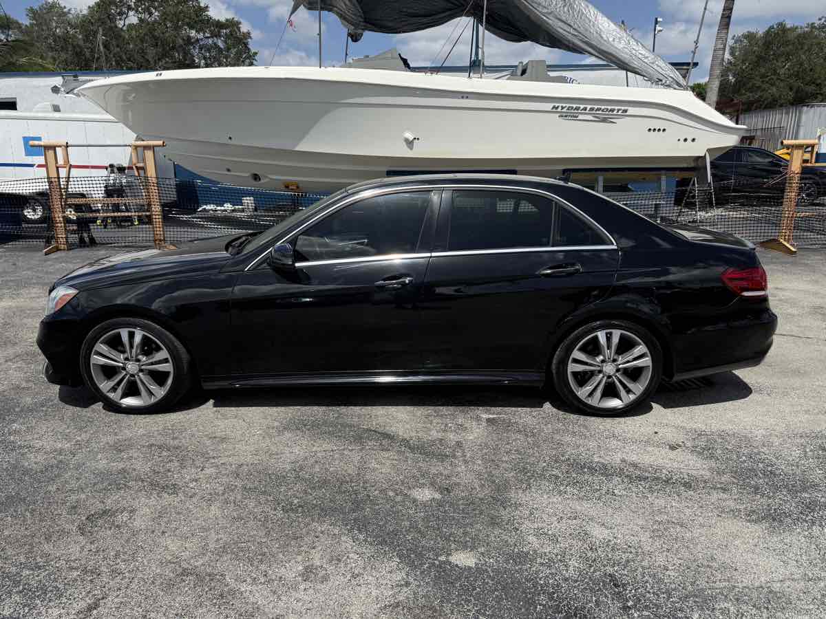 2015 Mercedes Benz E 4MATIC Sport Sedan photo 5
