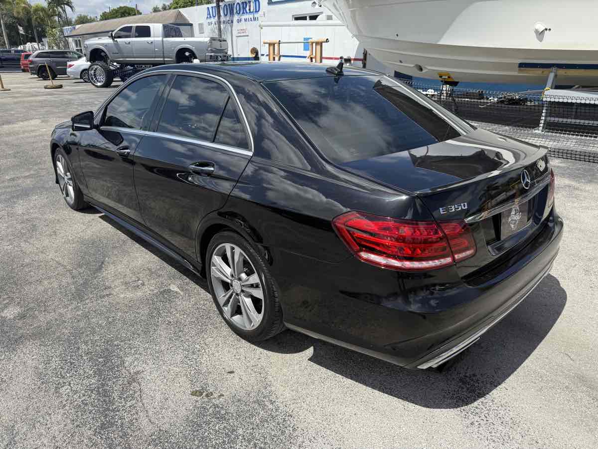 2015 Mercedes Benz E 4MATIC Sport Sedan photo 6