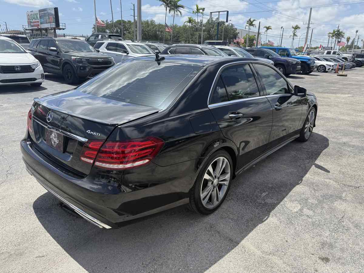 2015 Mercedes Benz E 4MATIC Sport Sedan photo 8
