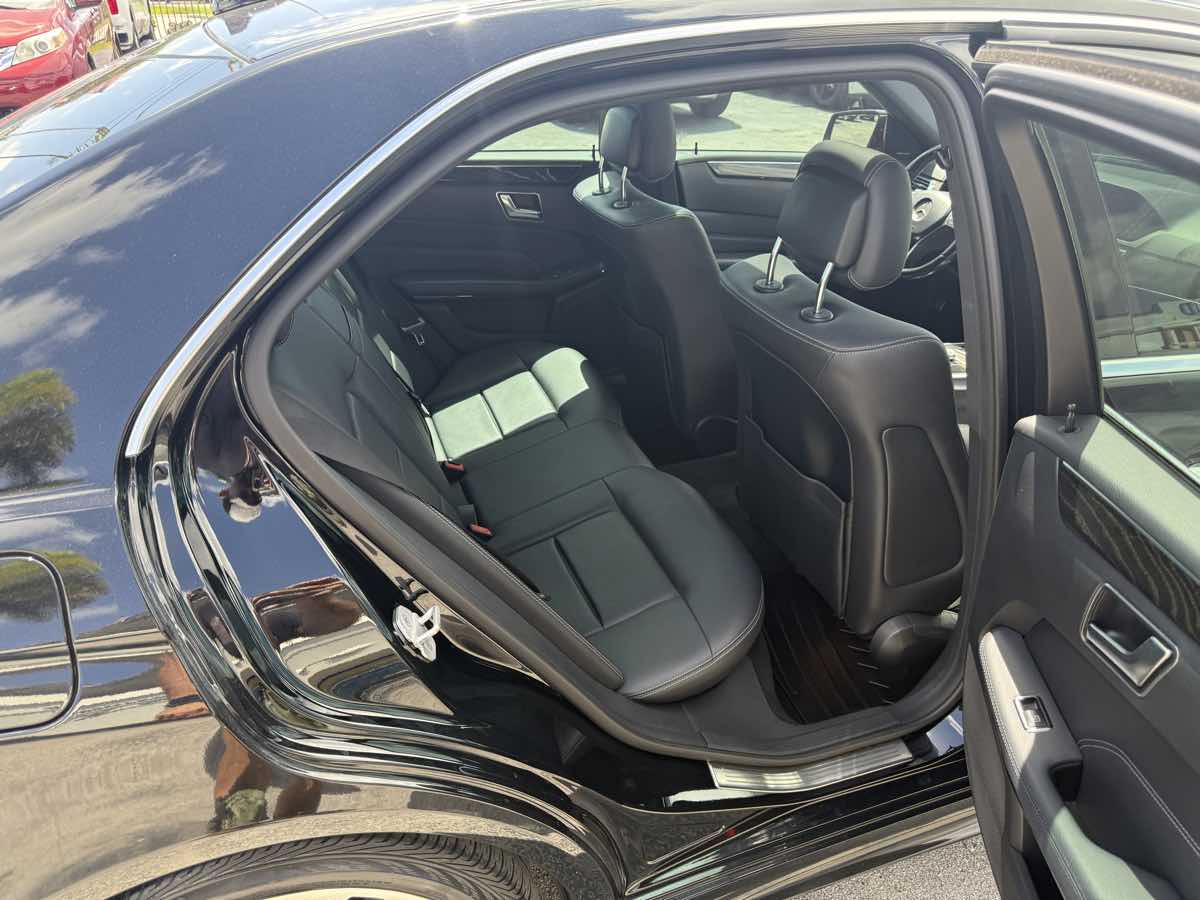 2015 Mercedes Benz E 4MATIC Sport Sedan photo 17