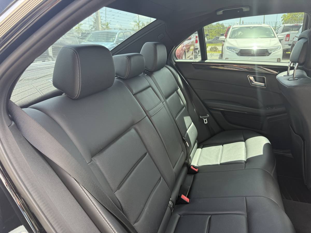 2015 Mercedes Benz E 4MATIC Sport Sedan photo 18