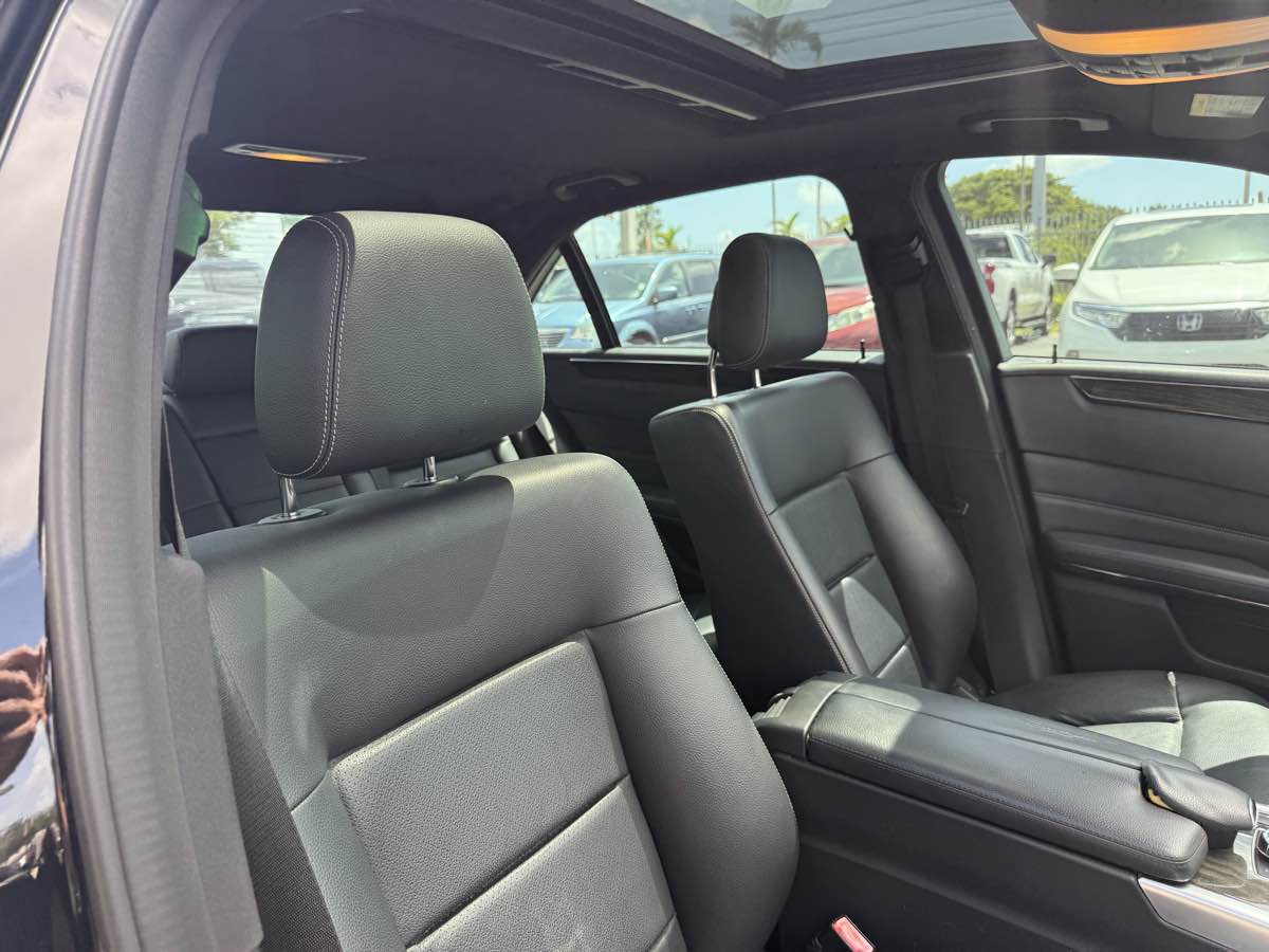 2015 Mercedes Benz E 4MATIC Sport Sedan photo 21