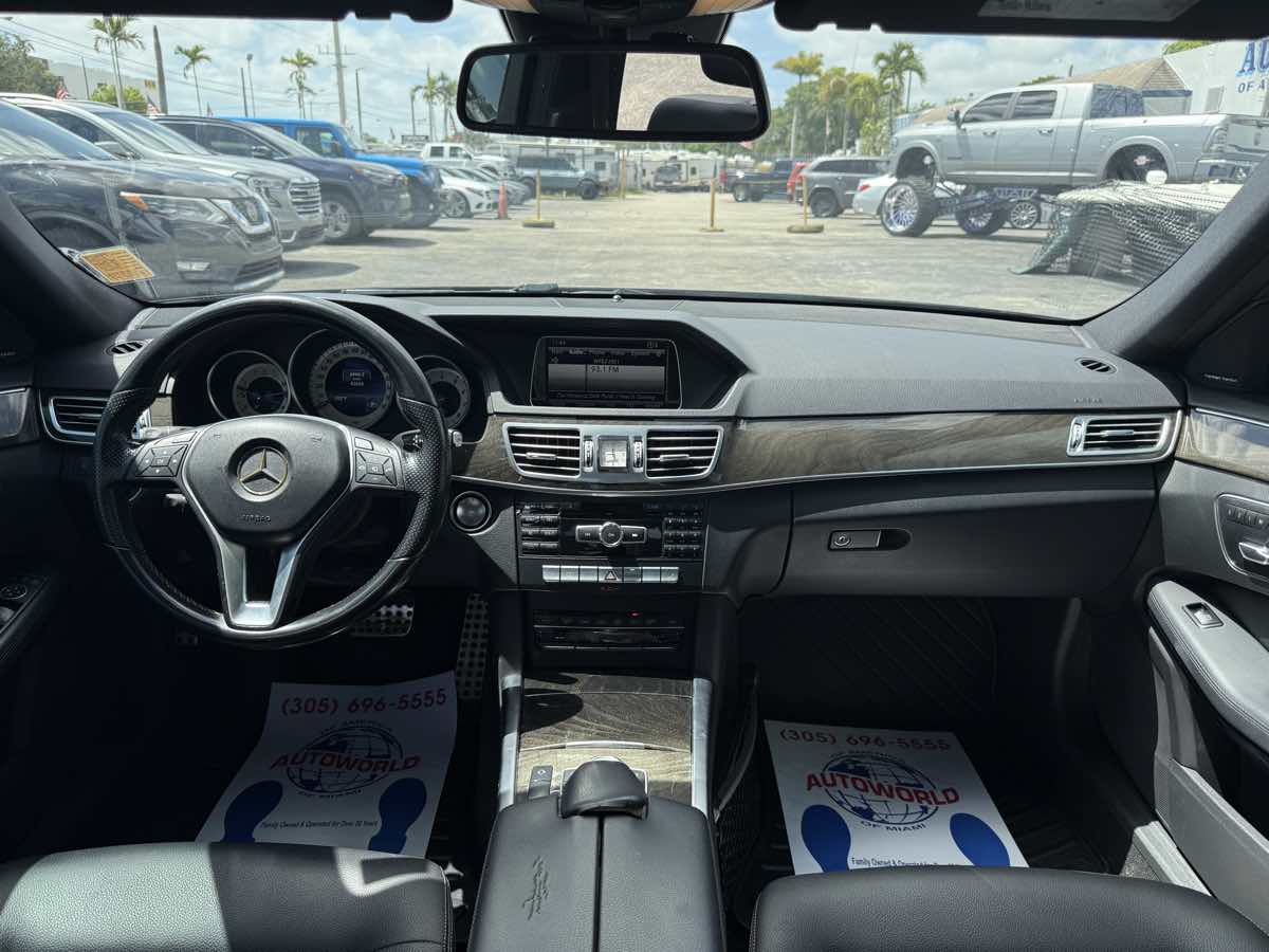 2015 Mercedes Benz E 4MATIC Sport Sedan photo 24