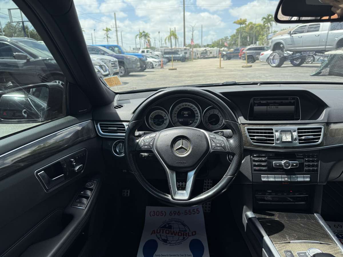 2015 Mercedes Benz E 4MATIC Sport Sedan photo 25