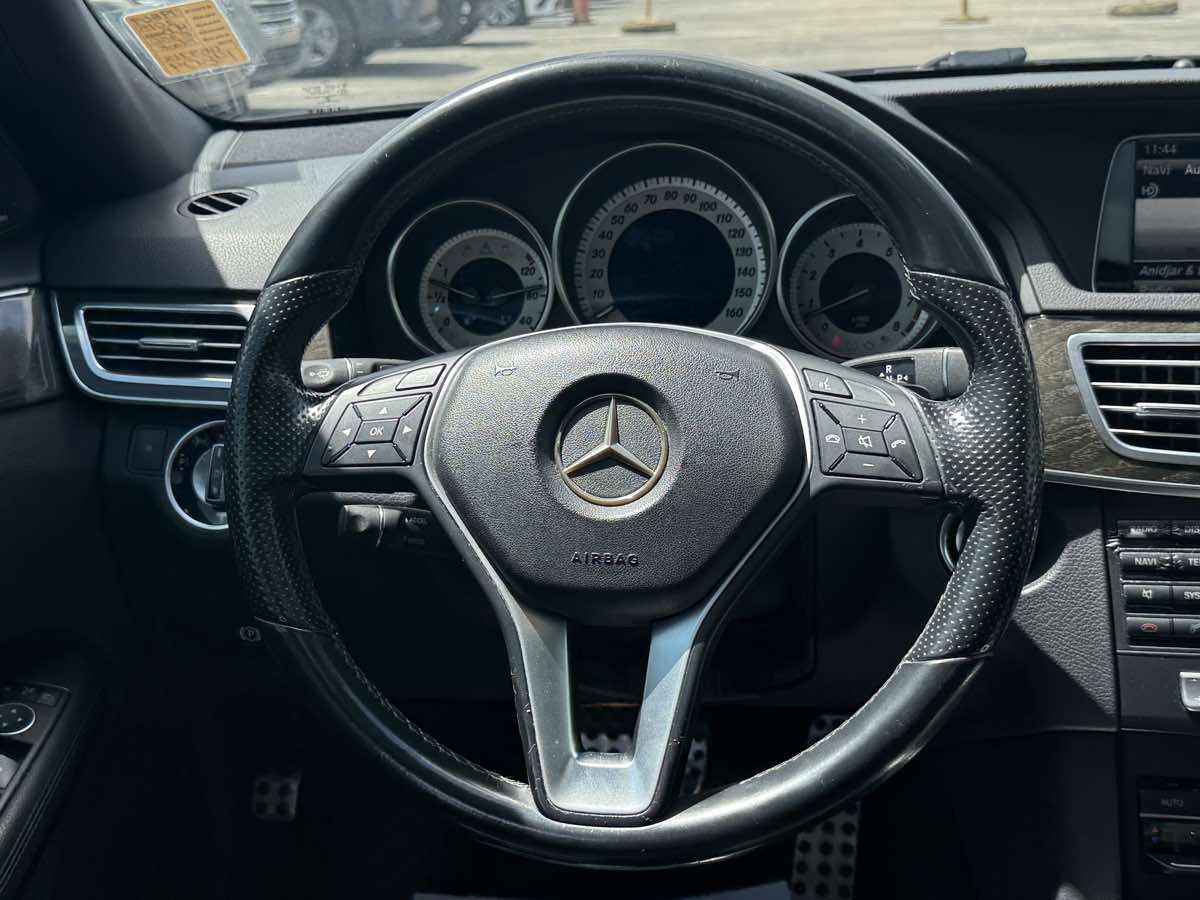2015 Mercedes Benz E 4MATIC Sport Sedan photo 27