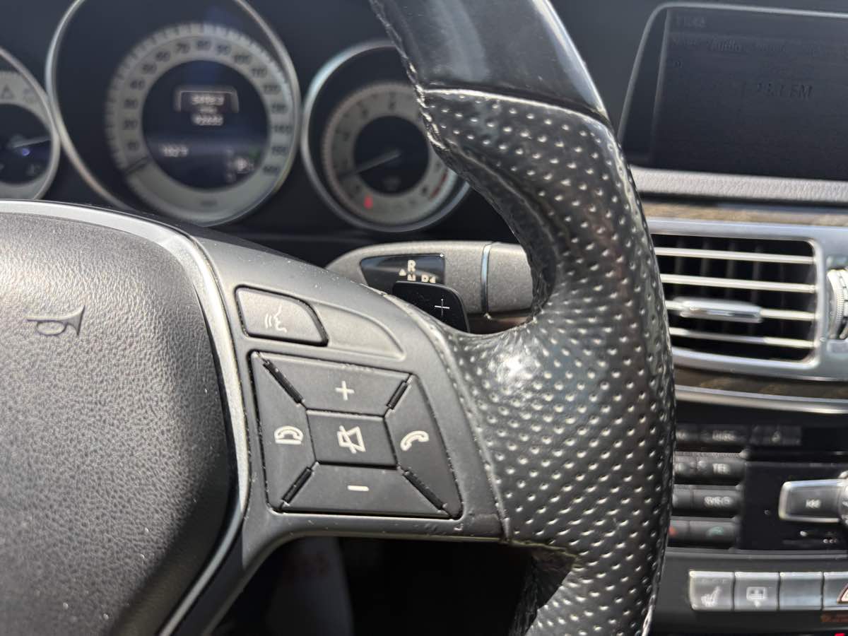 2015 Mercedes Benz E 4MATIC Sport Sedan photo 28