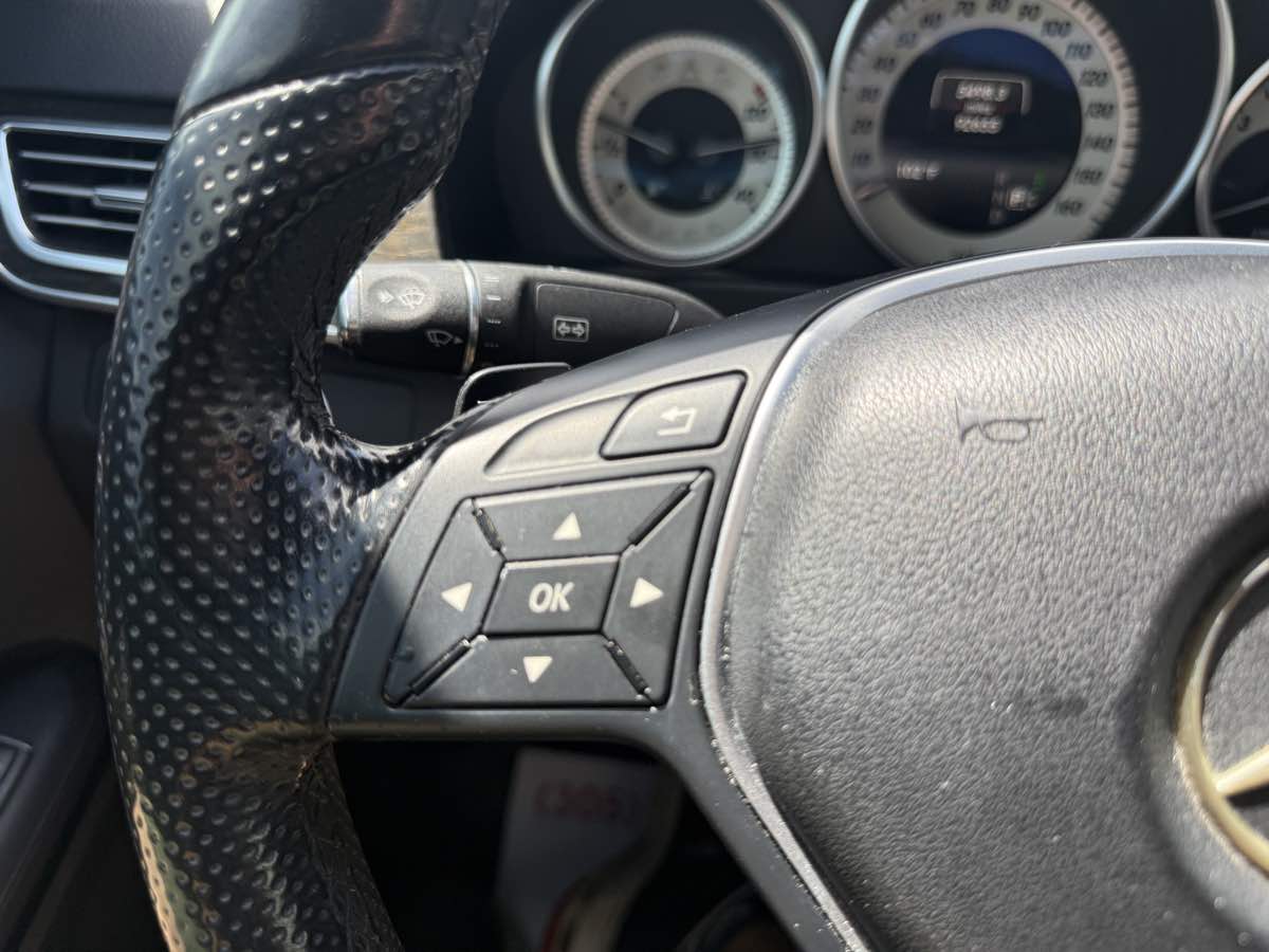 2015 Mercedes Benz E 4MATIC Sport Sedan photo 29