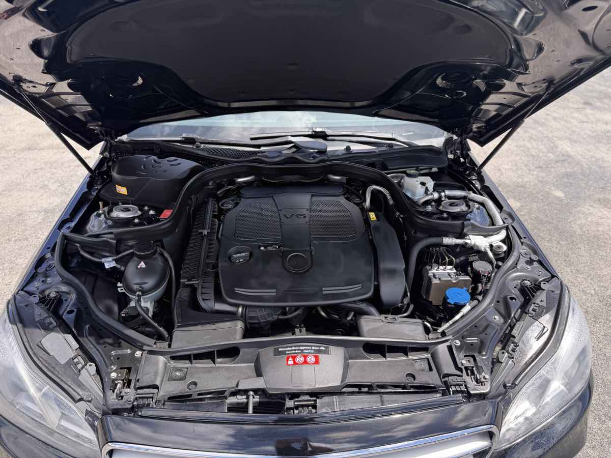 2015 Mercedes Benz E 4MATIC Sport Sedan photo 43