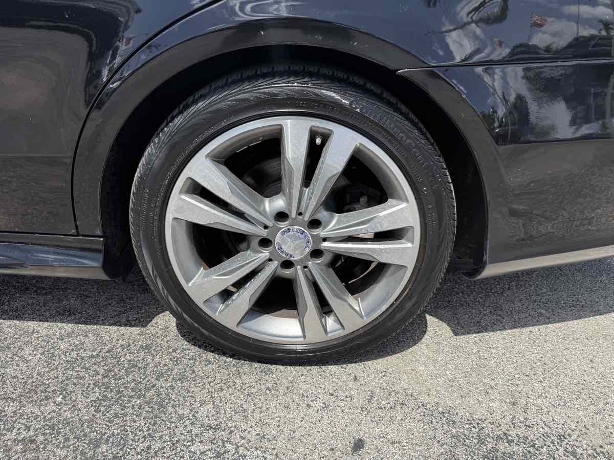 2015 Mercedes Benz E 4MATIC Sport Sedan photo 46
