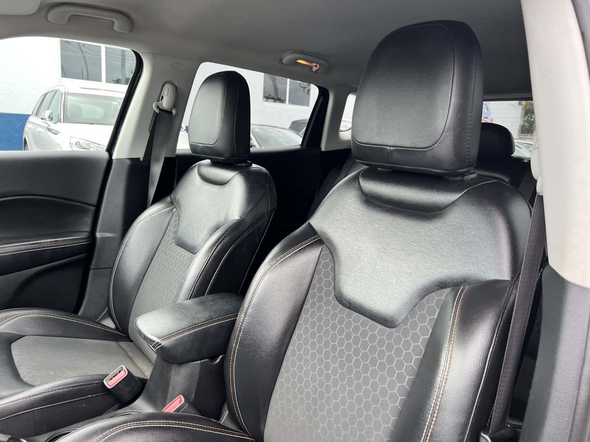 2019 Jeep Compass Latitude photo 11