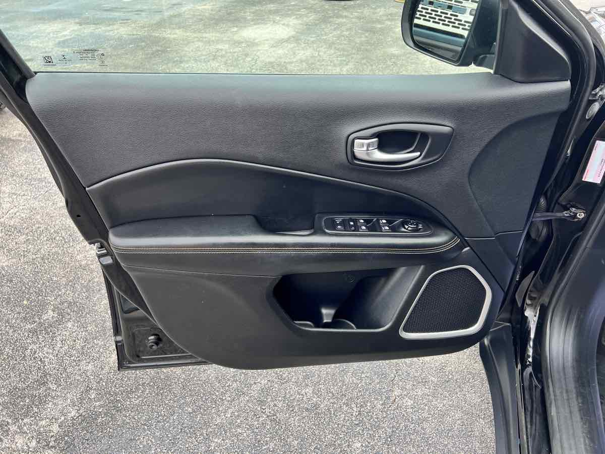 2019 Jeep Compass Latitude photo 13