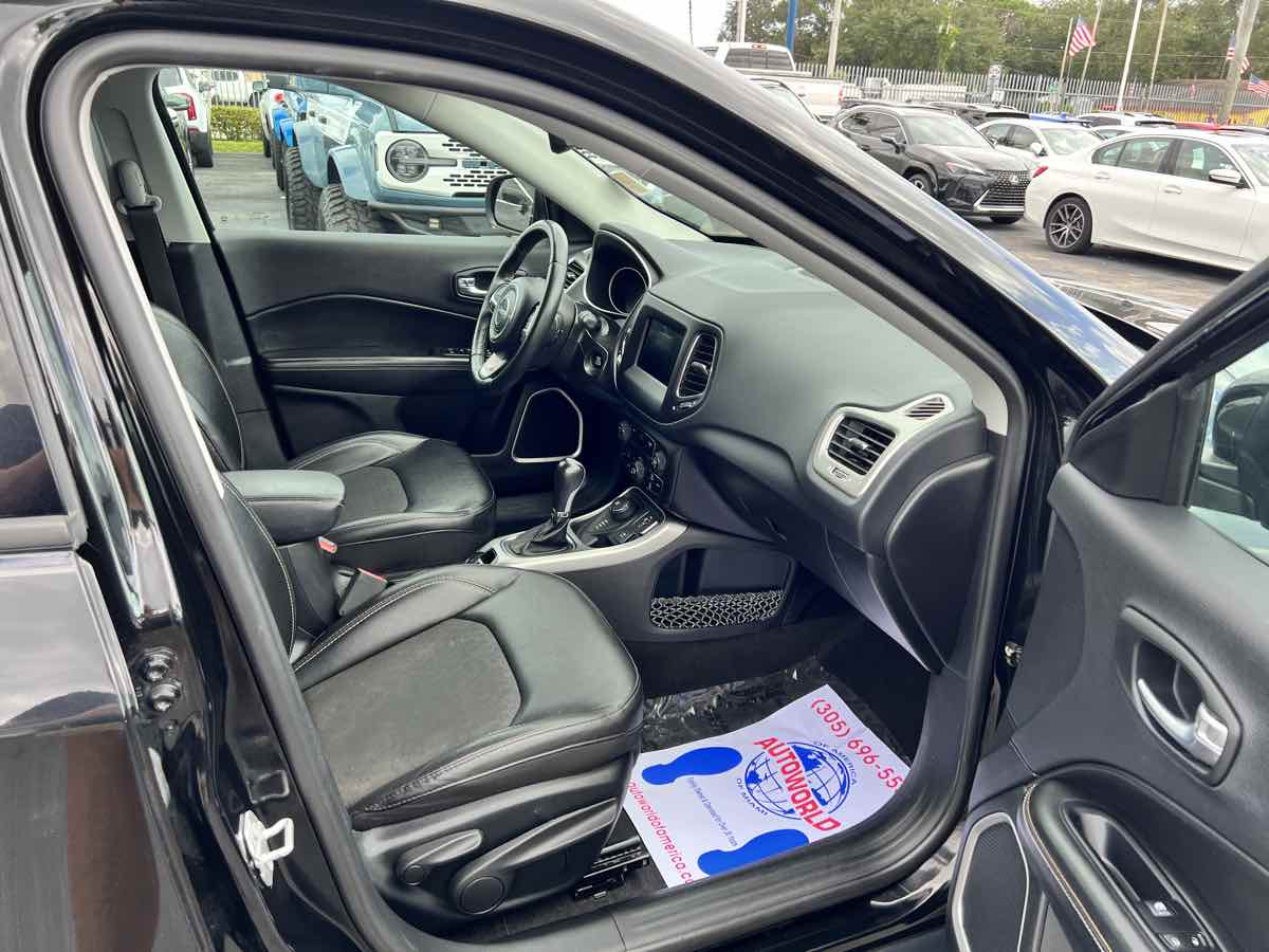 2019 Jeep Compass Latitude photo 14