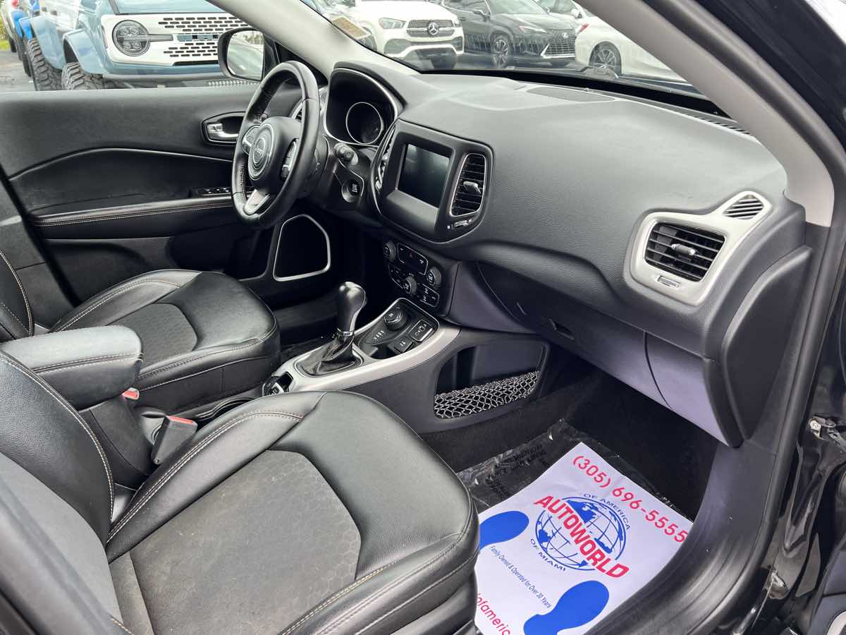 2019 Jeep Compass Latitude photo 16