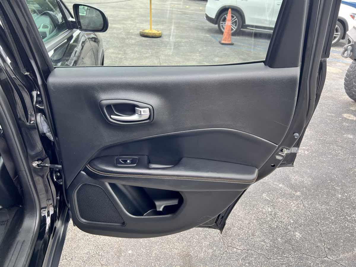 2019 Jeep Compass Latitude photo 22