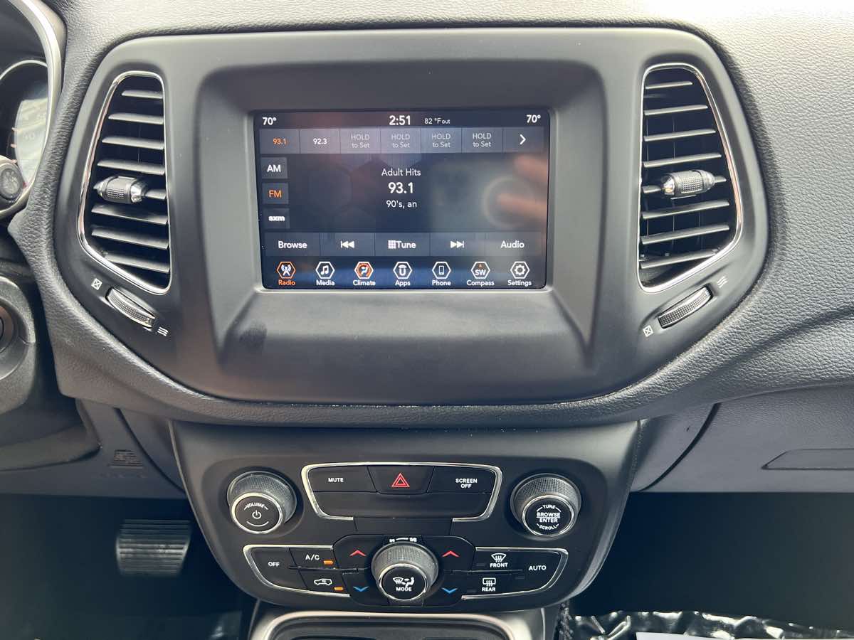2019 Jeep Compass Latitude photo 28