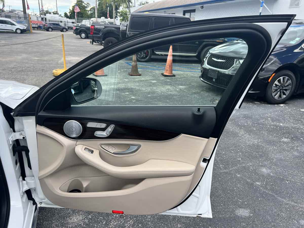 2021 Mercedes Benz C 300 Sedan photo 15