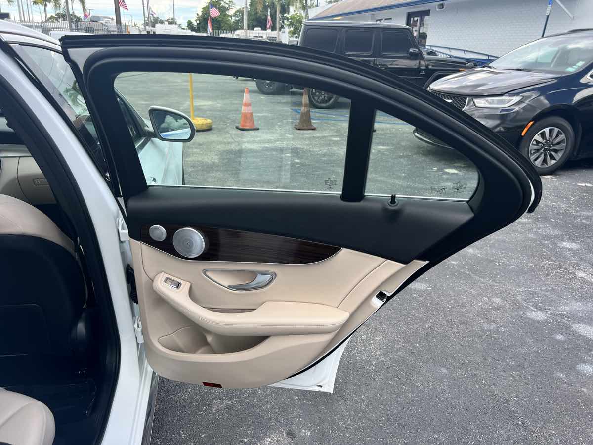 2021 Mercedes Benz C 300 Sedan photo 21