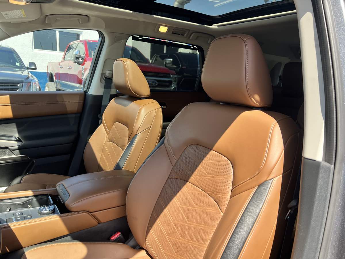 2022 Nissan Pathfinder Platinum photo 12