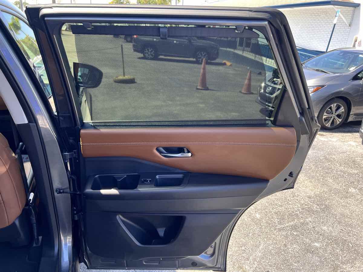 2022 Nissan Pathfinder Platinum photo 27
