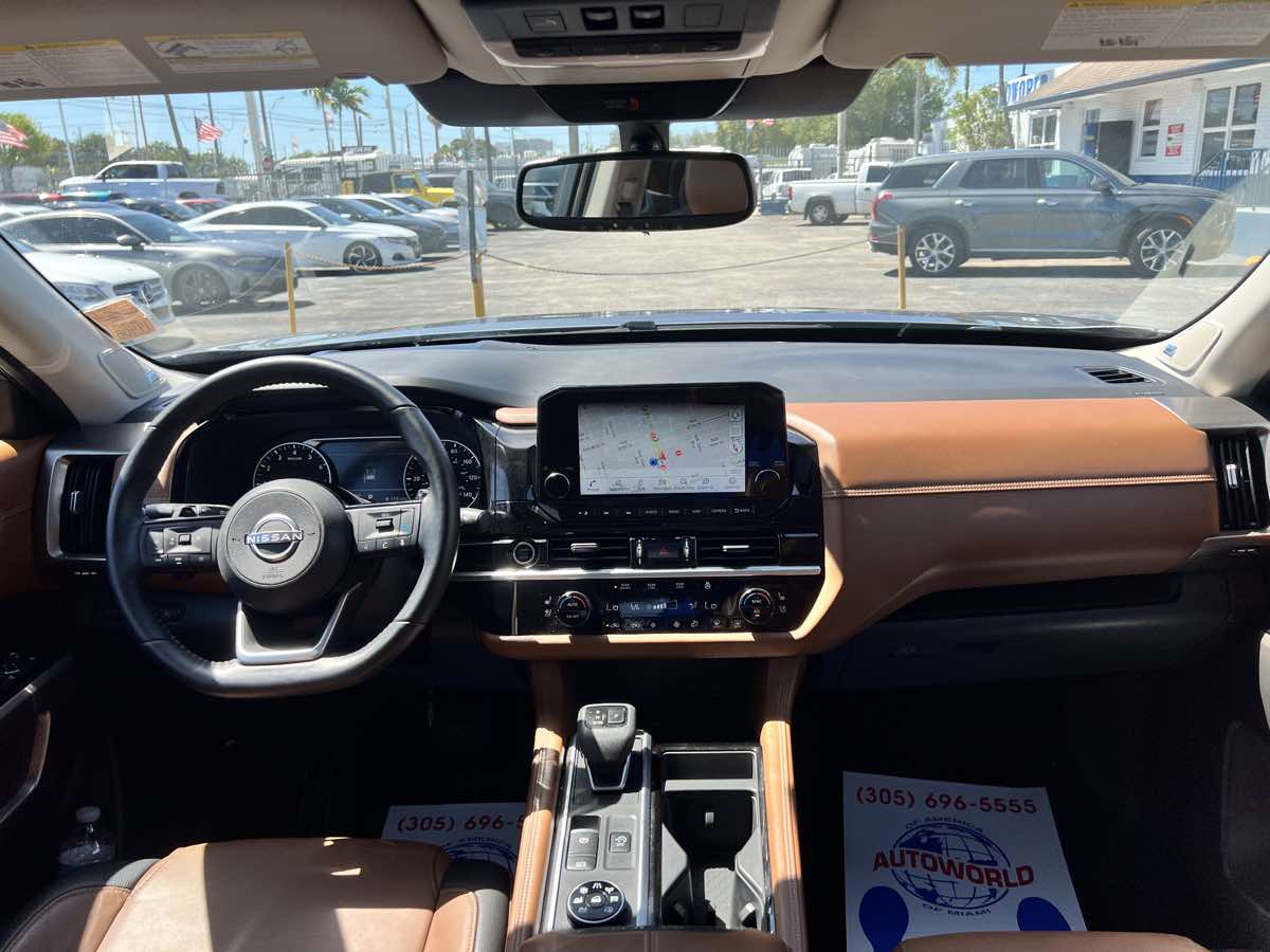 2022 Nissan Pathfinder Platinum photo 28