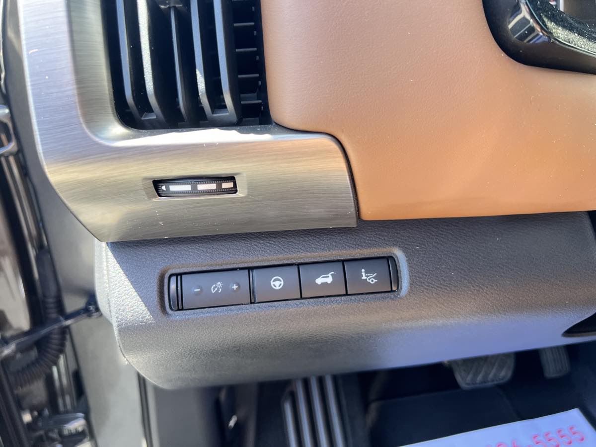 2022 Nissan Pathfinder Platinum photo 32