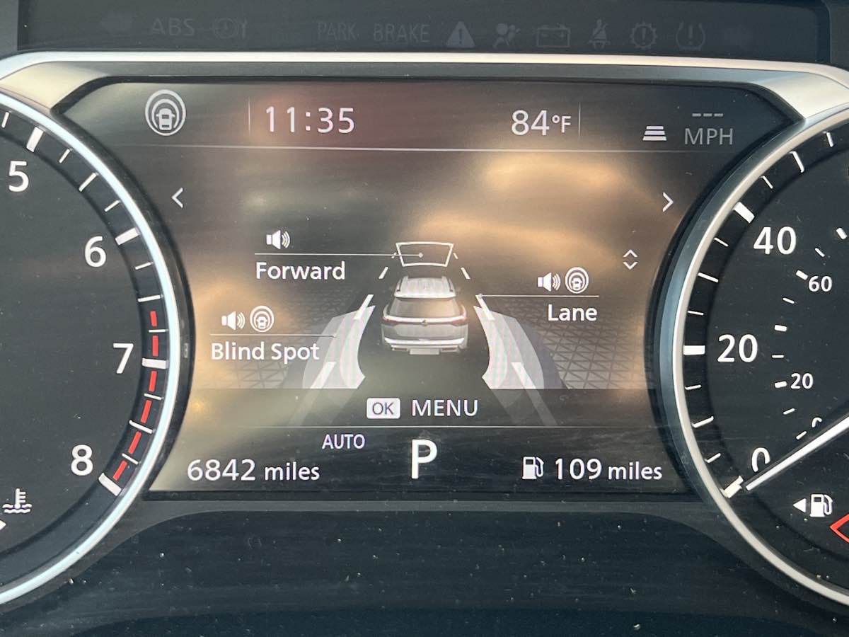2022 Nissan Pathfinder Platinum photo 31