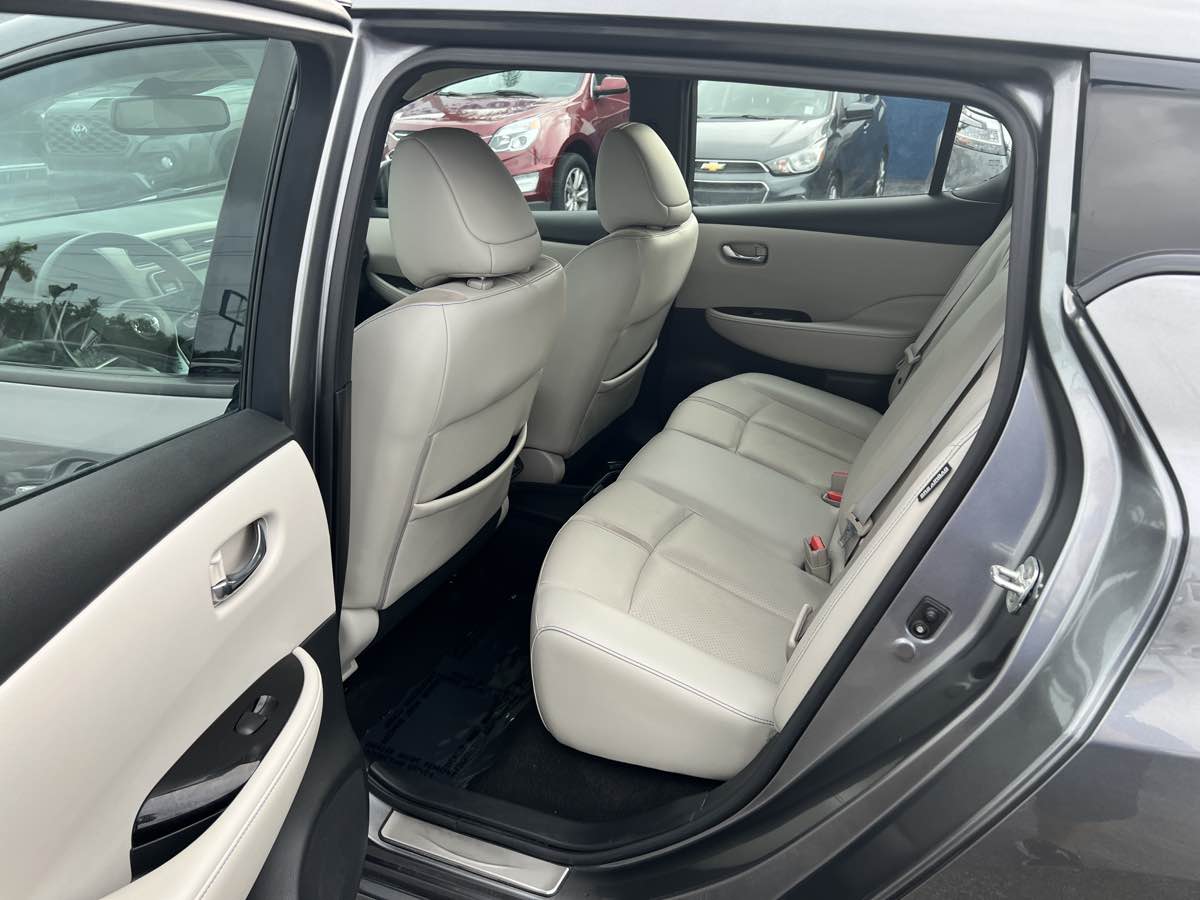 2021 Nissan Leaf SL Plus photo 16