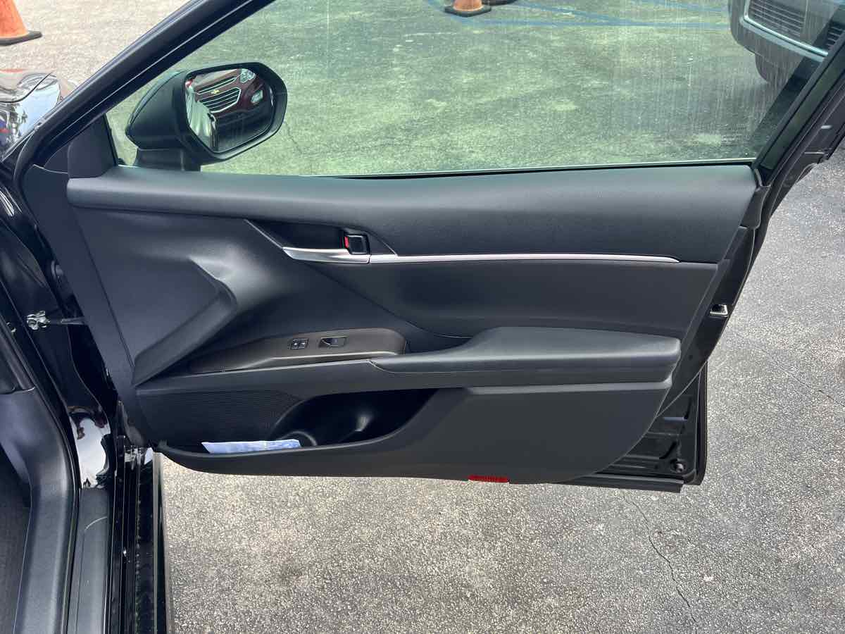 2022 Toyota Camry SE photo 14