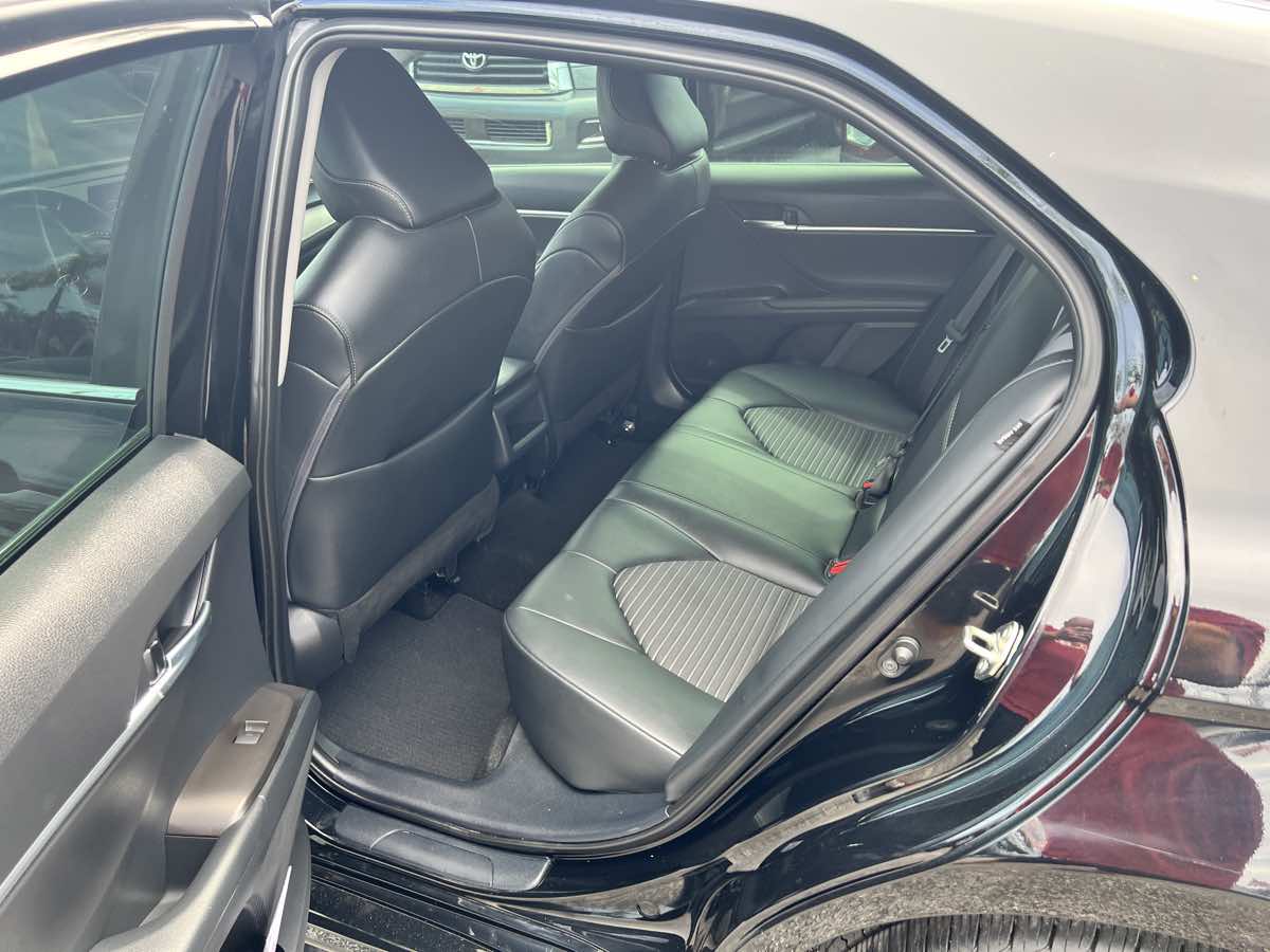 2022 Toyota Camry SE photo 15
