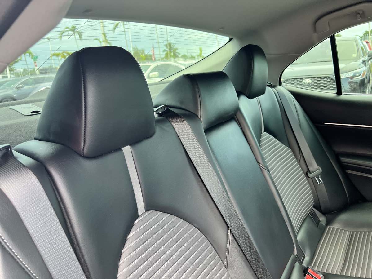 2022 Toyota Camry SE photo 18