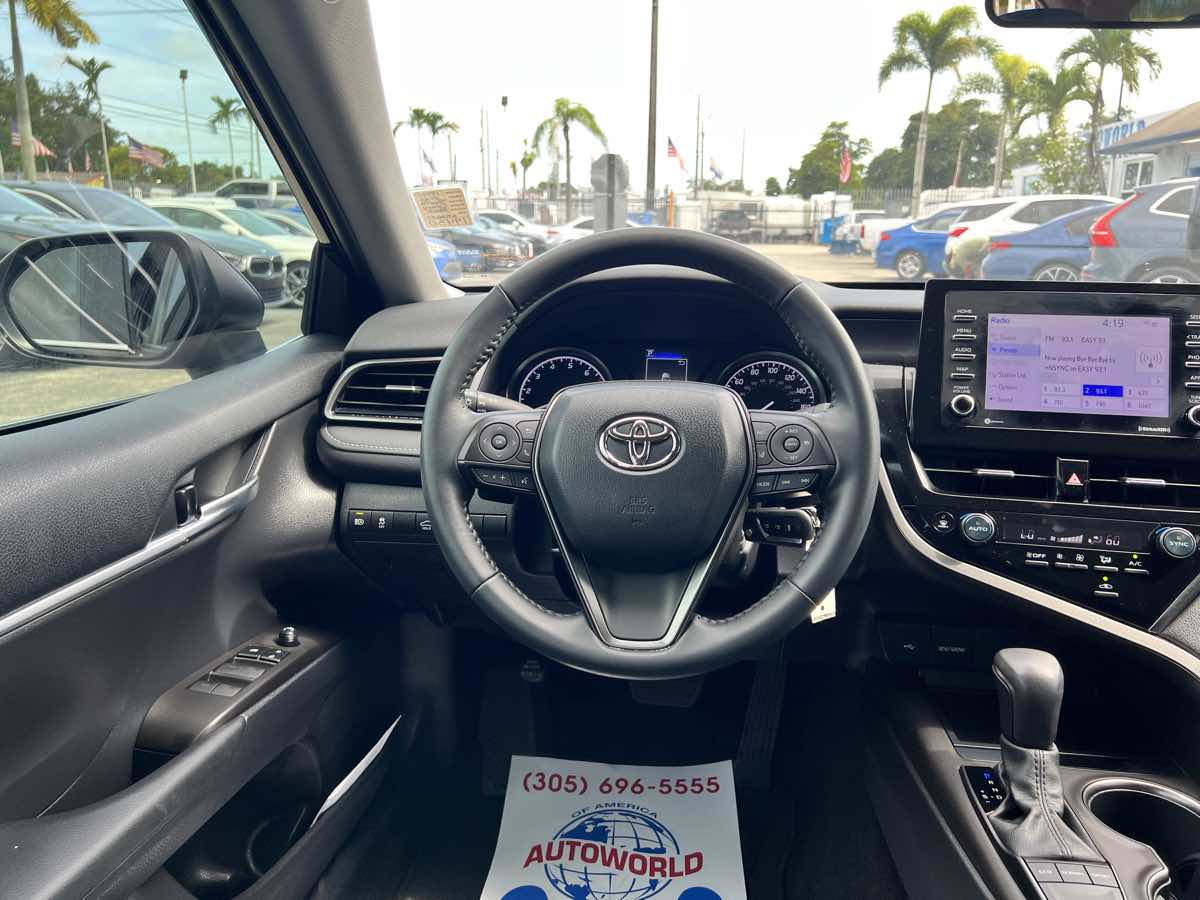 2022 Toyota Camry SE photo 20
