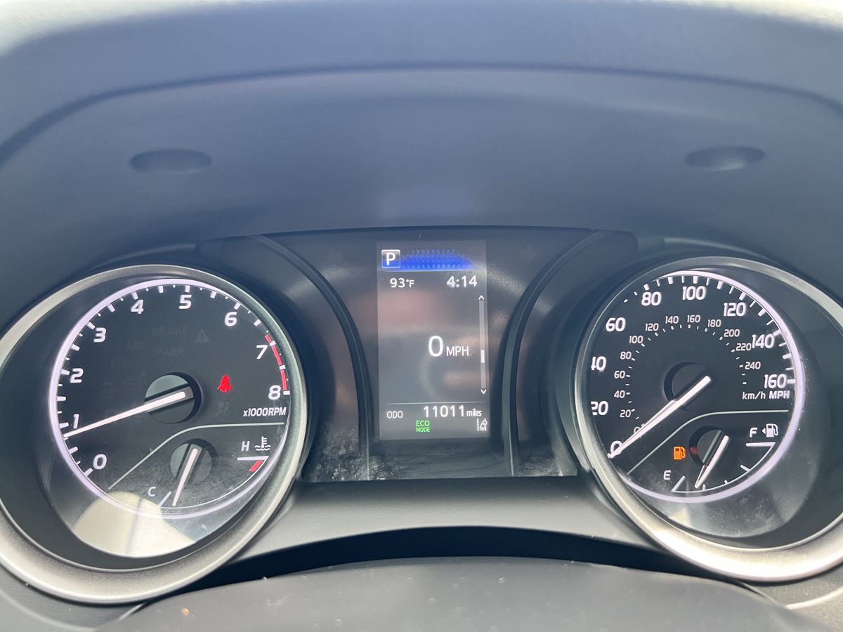 2022 Toyota Camry SE photo 21