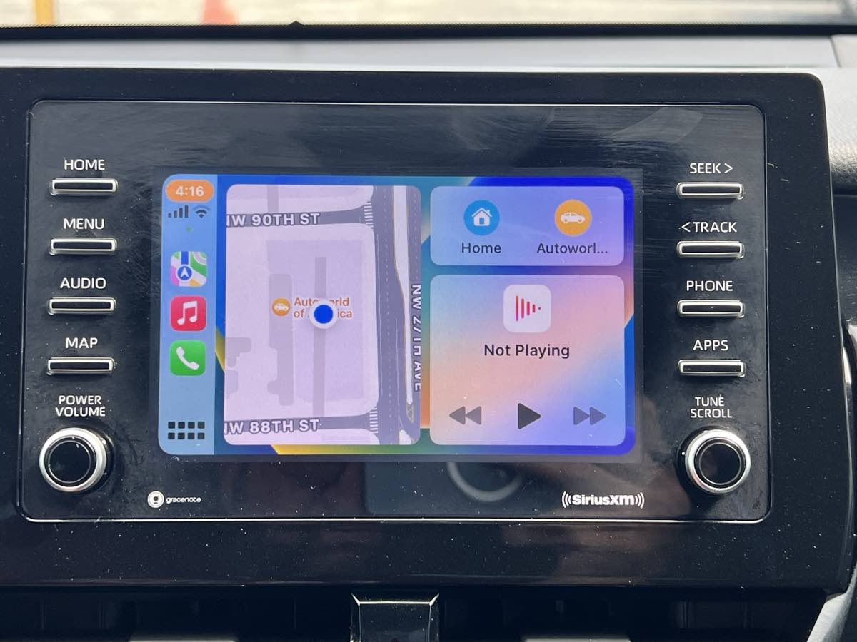 2022 Toyota Camry SE photo 28