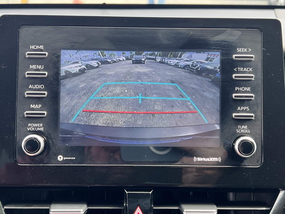 2022 Toyota Camry SE photo 31