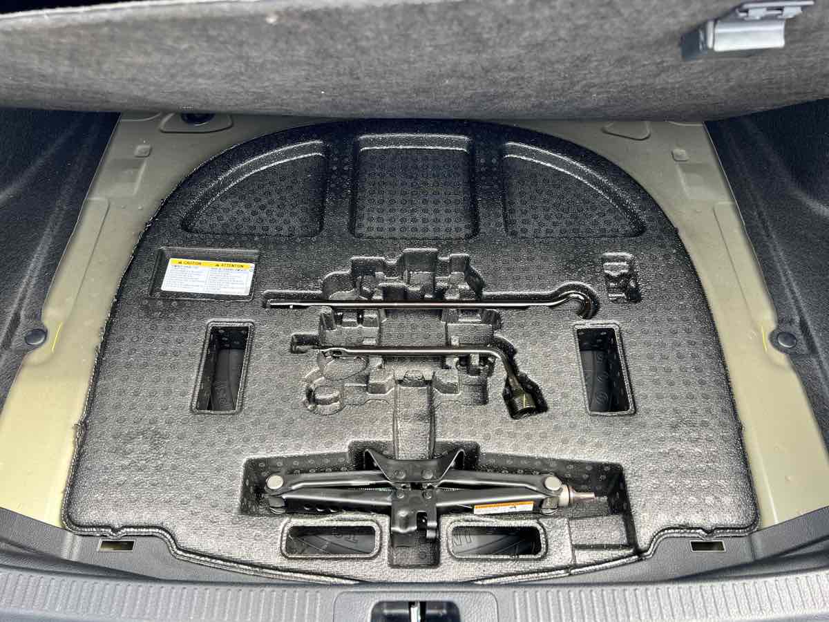 2022 Toyota Camry SE photo 35