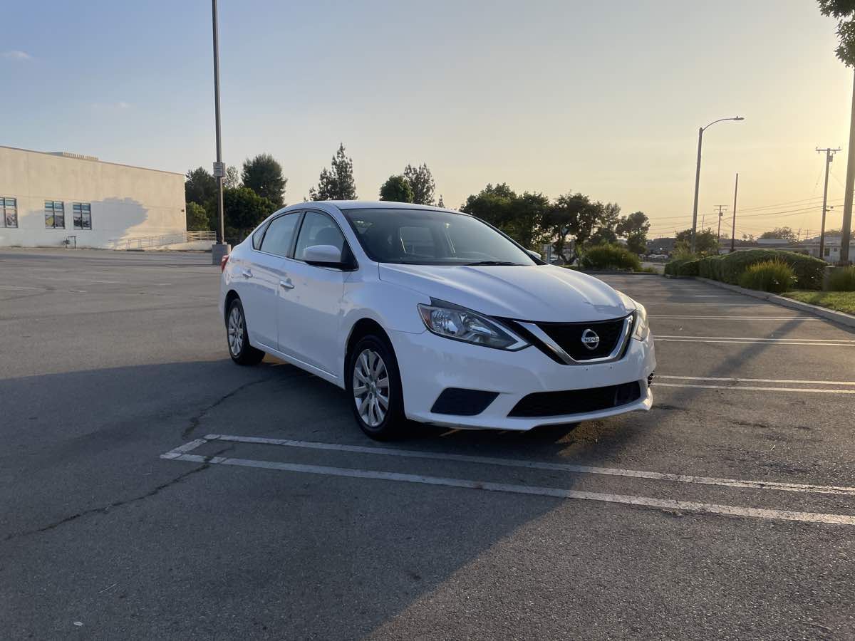 2018 Nissan Sentra SV photo 4