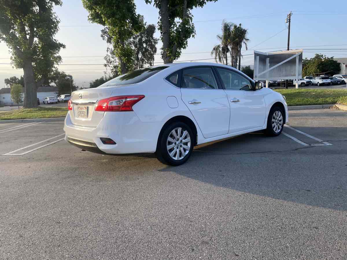 2018 Nissan Sentra SV photo 6