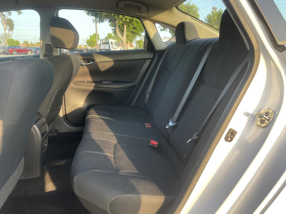 2018 Nissan Sentra SV photo 9