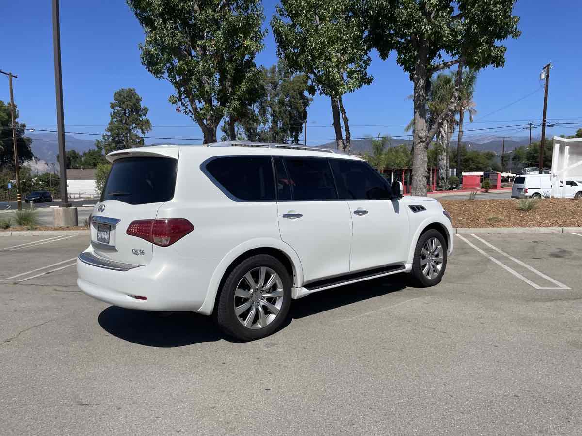 2011 Infiniti QX56 photo 3