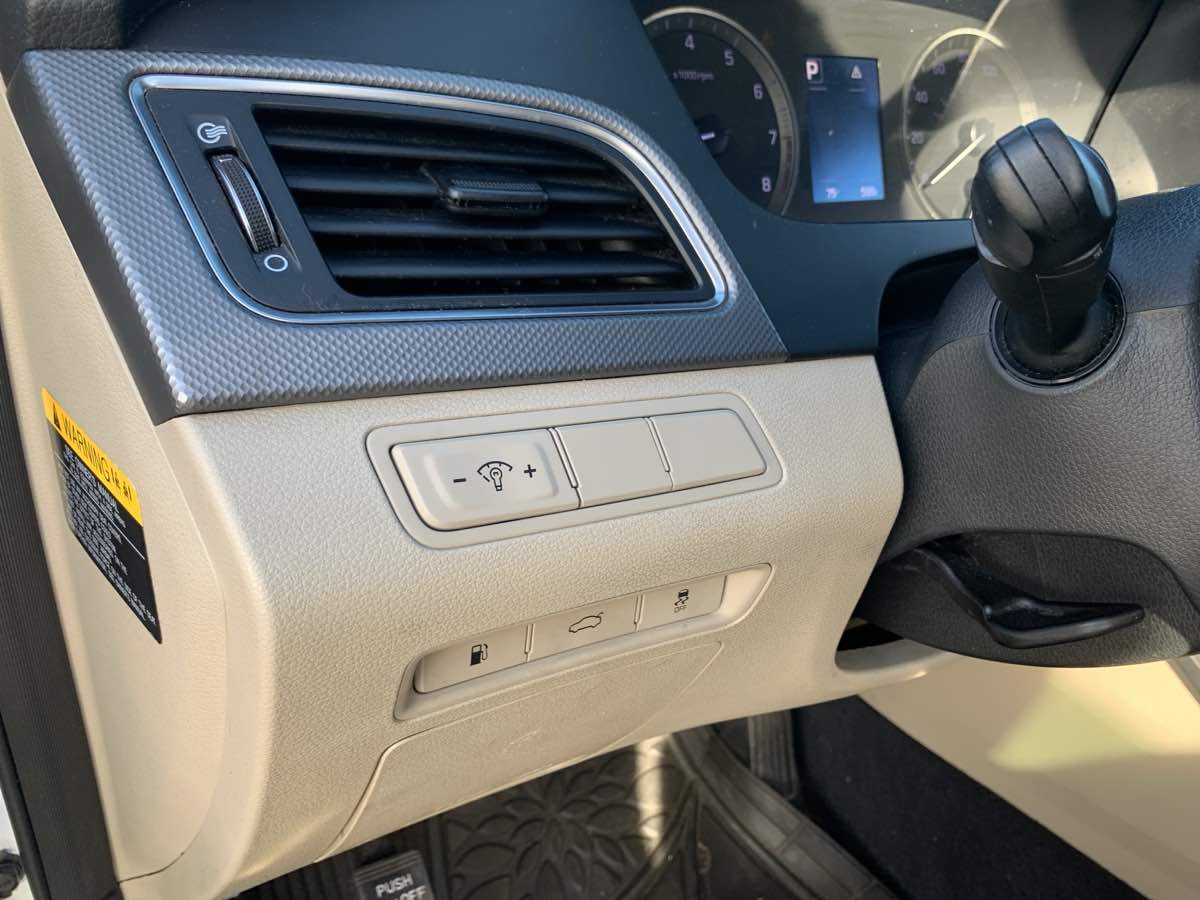 2015 Hyundai Sonata SE - Photo 12