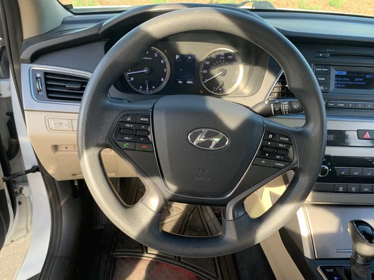 2015 Hyundai Sonata SE - Photo 13