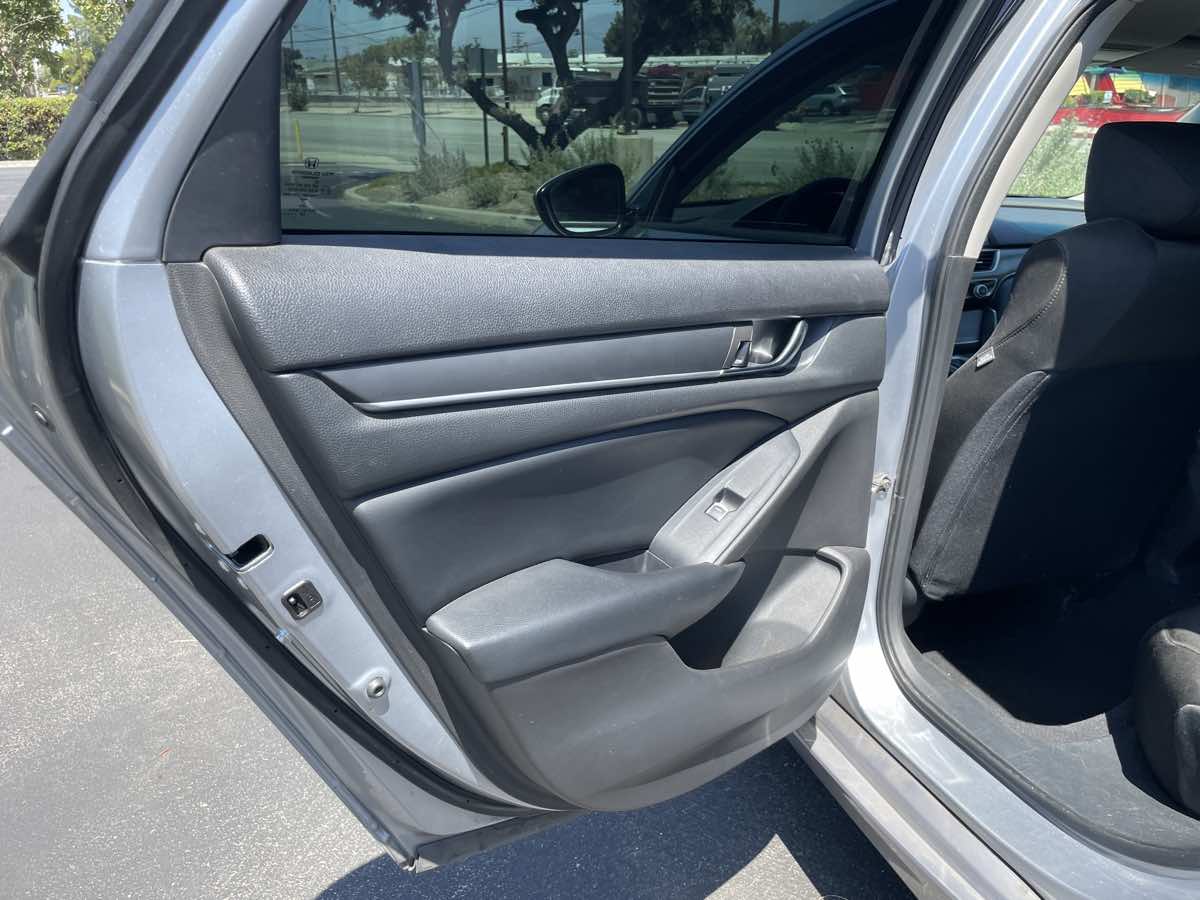 2018 Honda Accord Hybrid - Photo 11