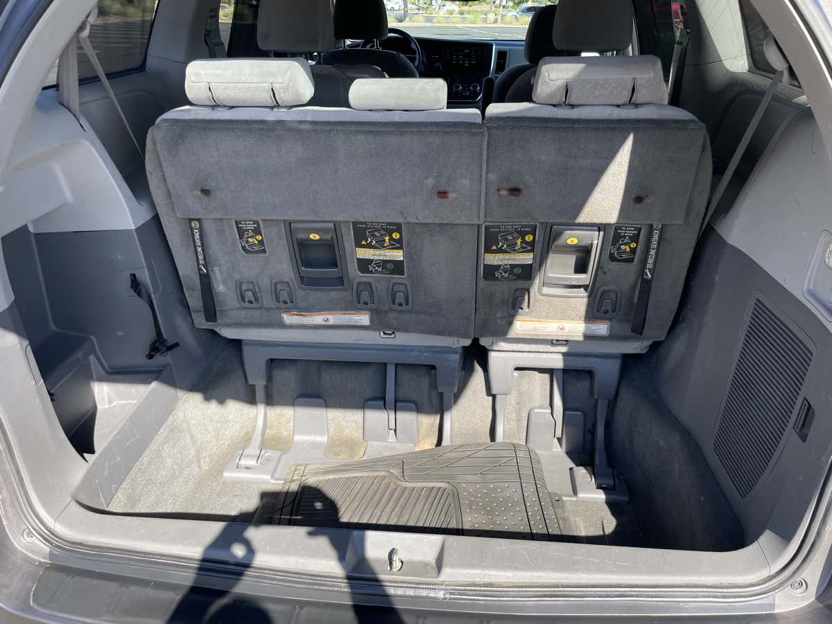 2016 Toyota Sienna LE - Photo 9