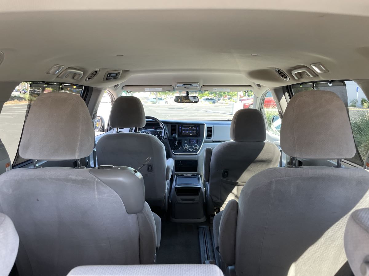 2016 Toyota Sienna LE - Photo 10