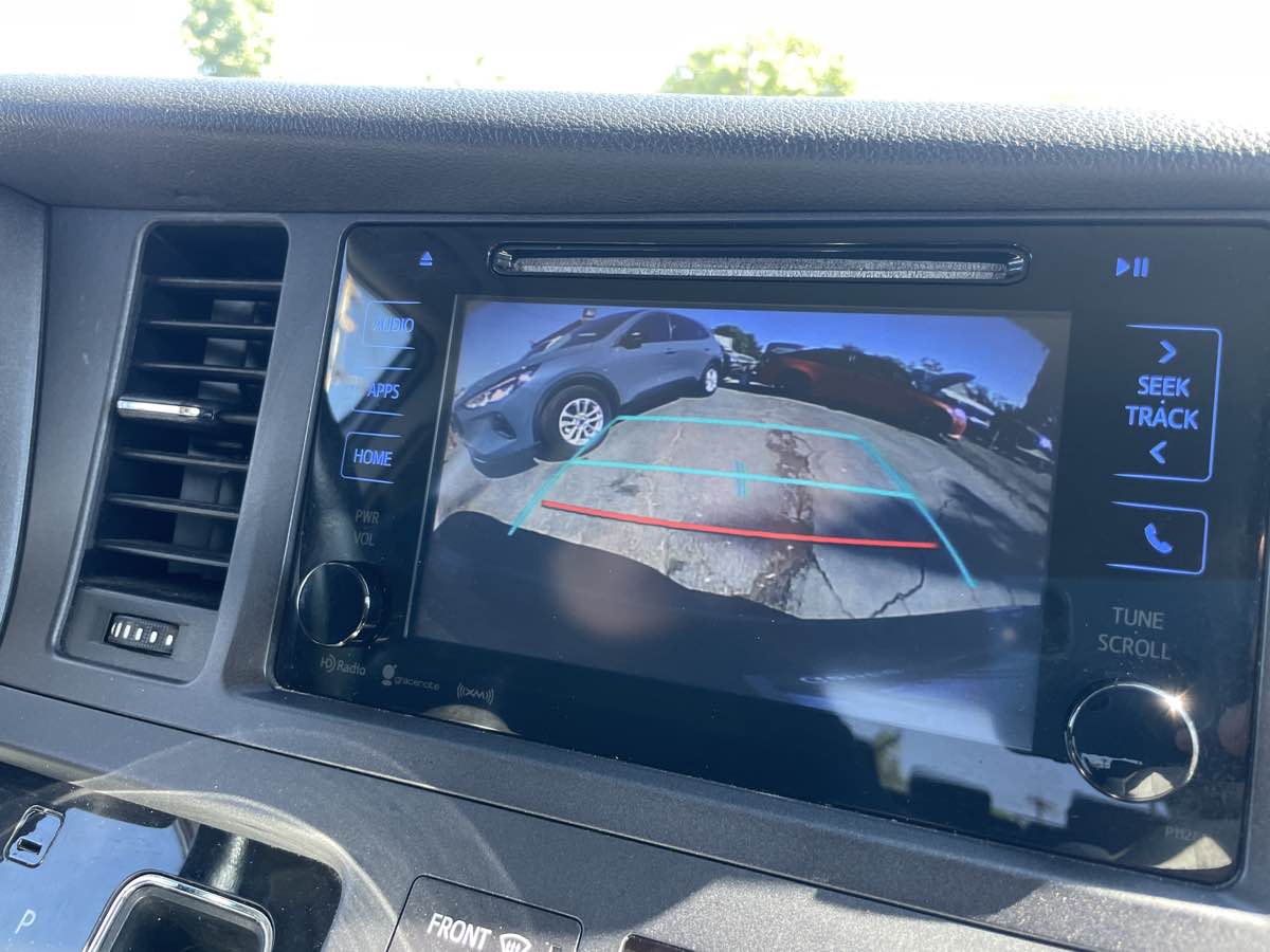 2016 Toyota Sienna LE - Photo 17